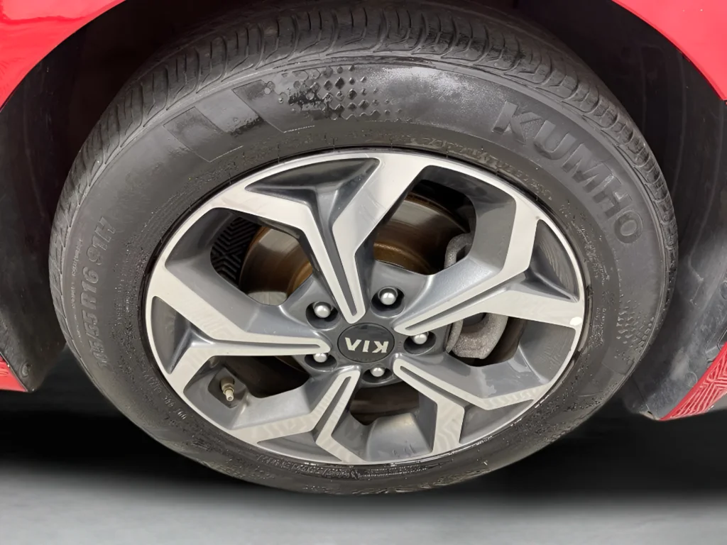Used 2021 Currant Red Kia LXS image 36