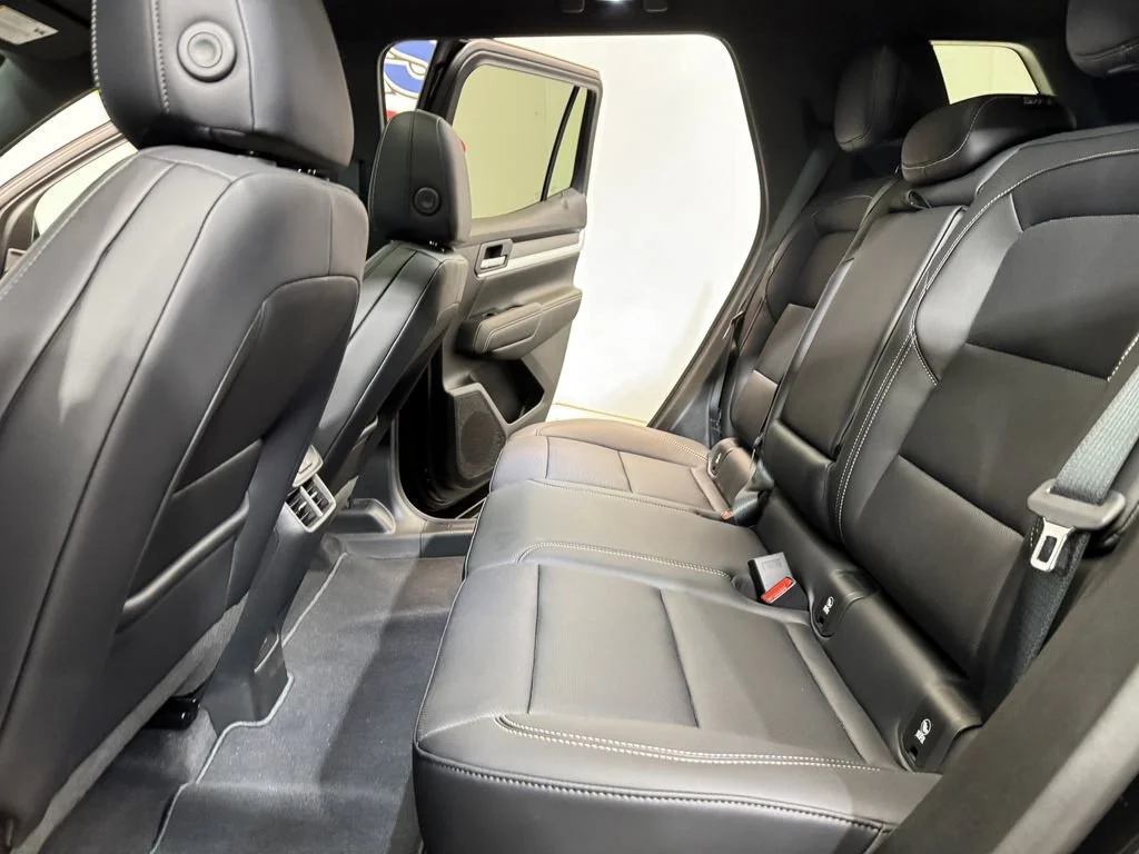 New 2026 Ebony Twilight Metallic GMC Elevation image 10