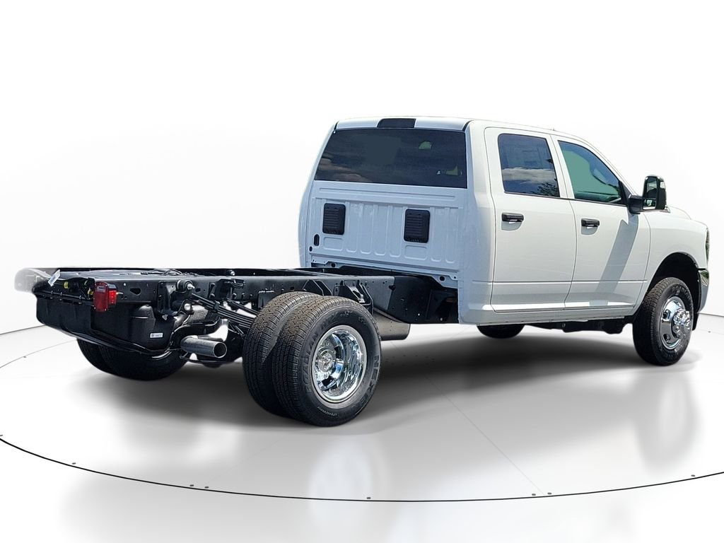 New 2026 Bright White Clearcoat RAM Tradesman image 4