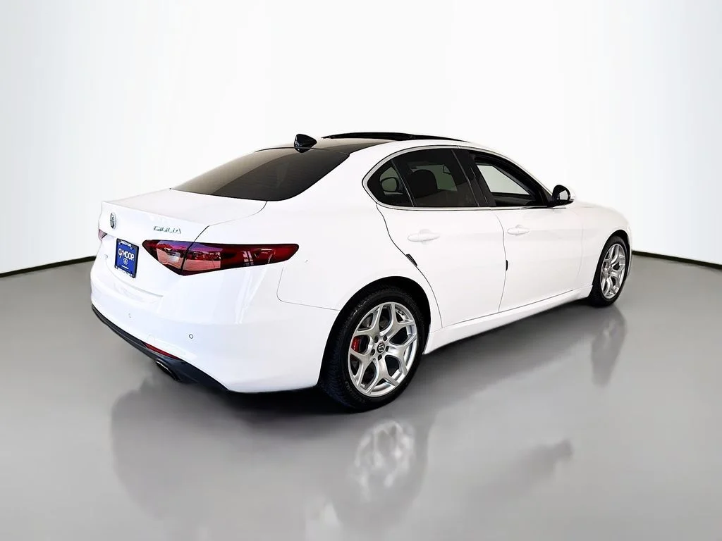 Used 2018 Alfa White Alfa Romeo Ti image 14