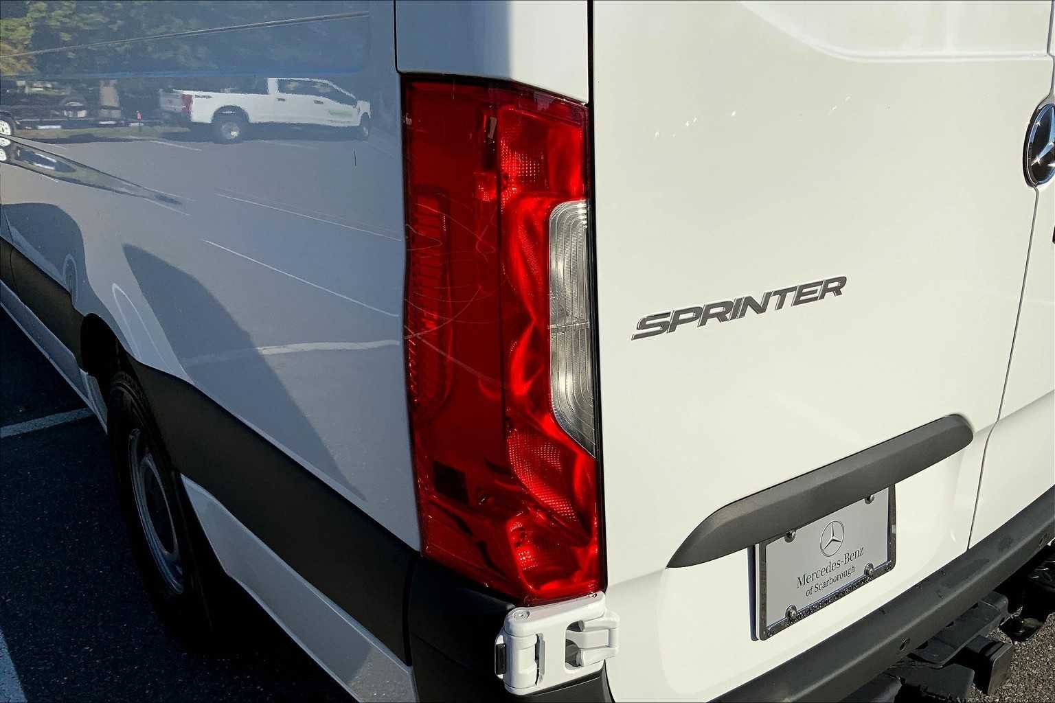 Used 2025 Arctic White Mercedes-Benz  image 19