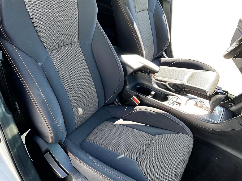Used 2022 Ice Silver Metallic Subaru Premium image 11