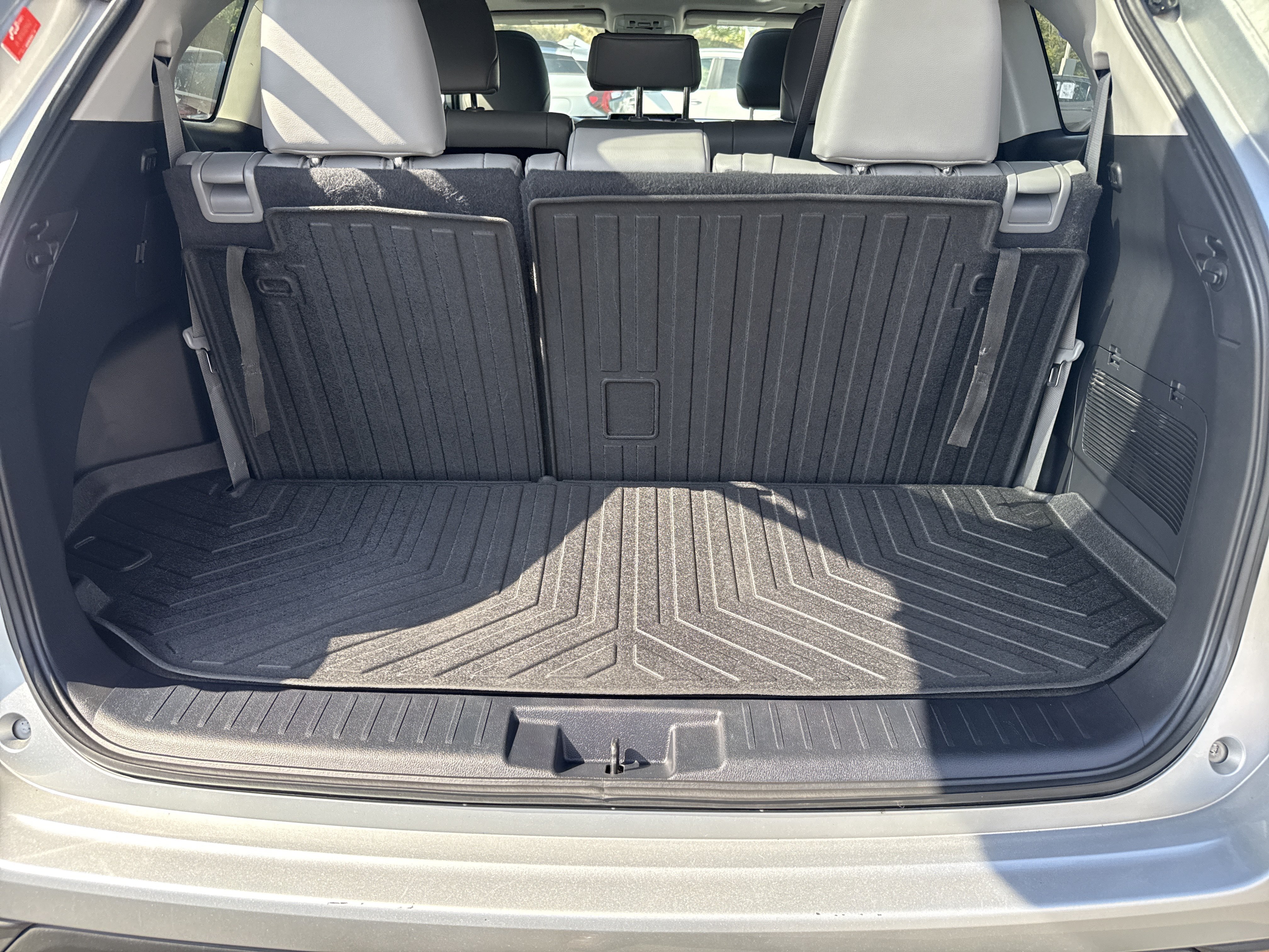 Used 2022 Celestial Silver Metallic Toyota XLE image 23