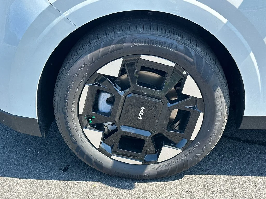 New 2027 White Kia EX image 11