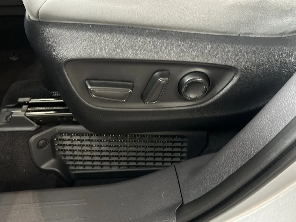 Used 2022 Silver Toyota XLE image 14