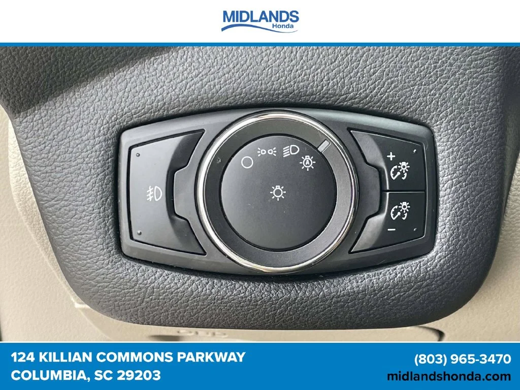 Used 2013 Oxford White Ford SE image 17