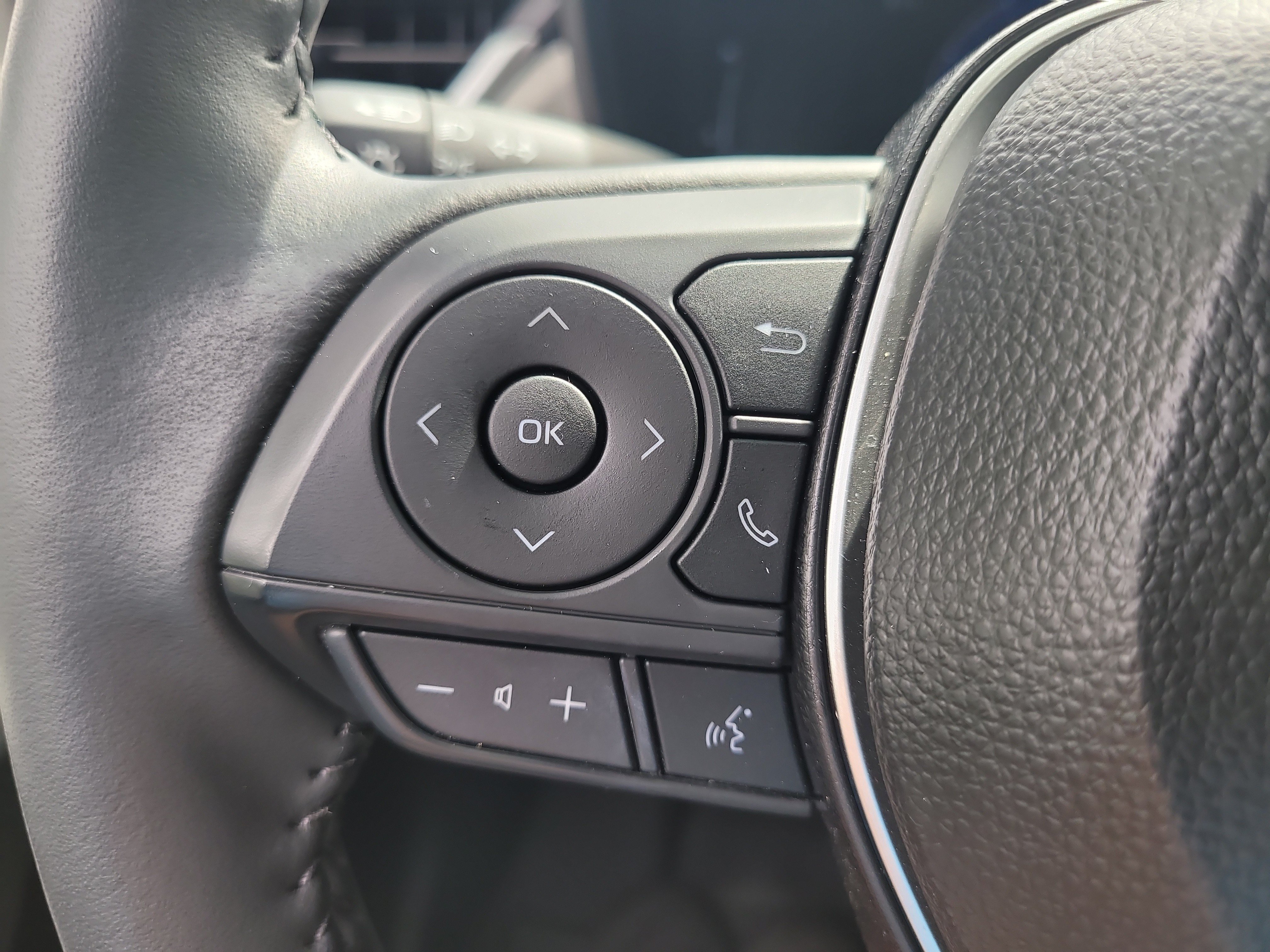 Used 2026 Pearl Toyota LE image 29