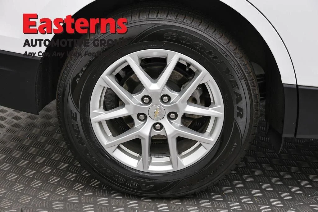Used 2023 White Chevrolet LT image 32