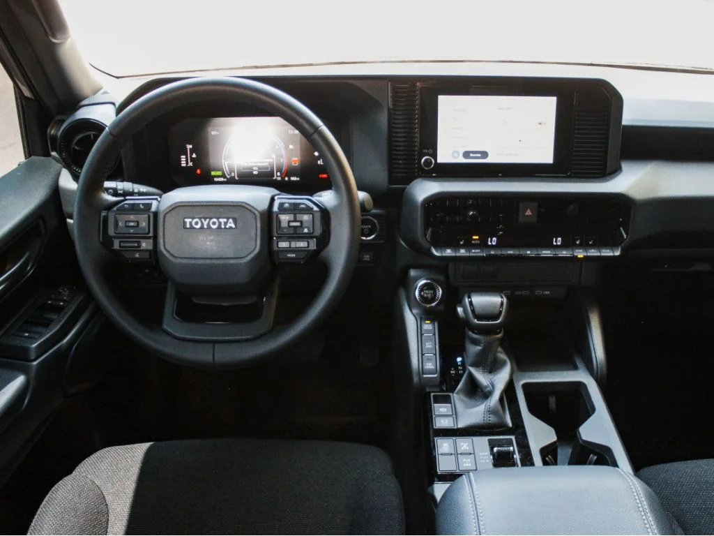 Used 2025  Toyota  image 25