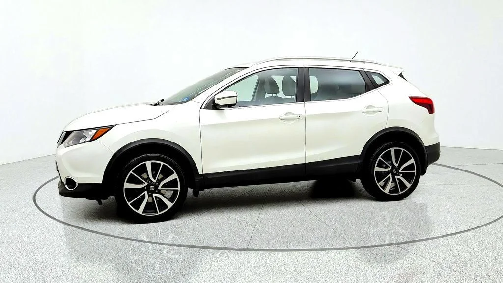 Used 2019 Pearl White Tricoat Nissan AWD SL w/ Premium Package, Moonroof & Bose Audio image 8