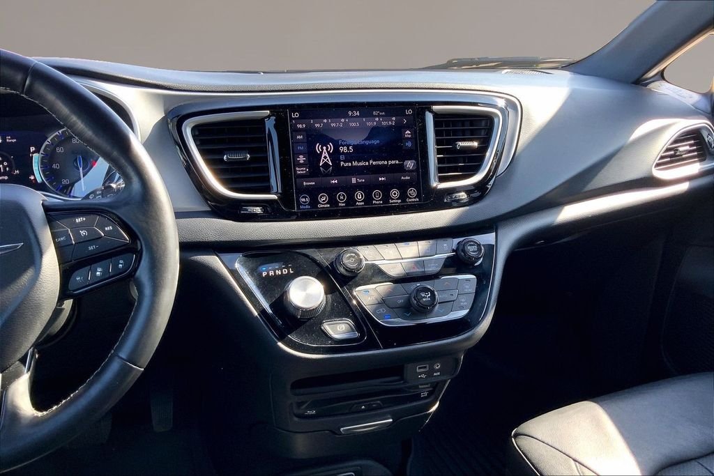 Used 2020 Luxury White Pearlcoat Chrysler Touring L Plus image 6