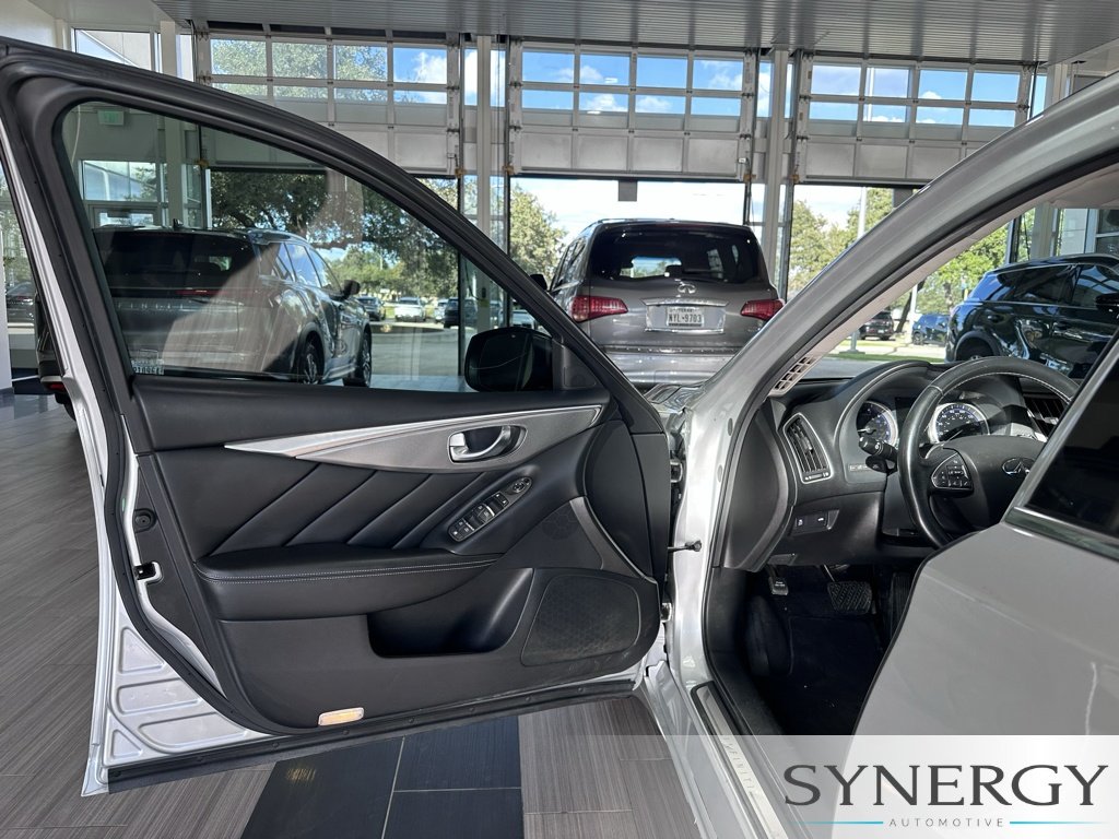 Used 2017 Liquid Platinum INFINITI 3.0t Signature Edition image 23