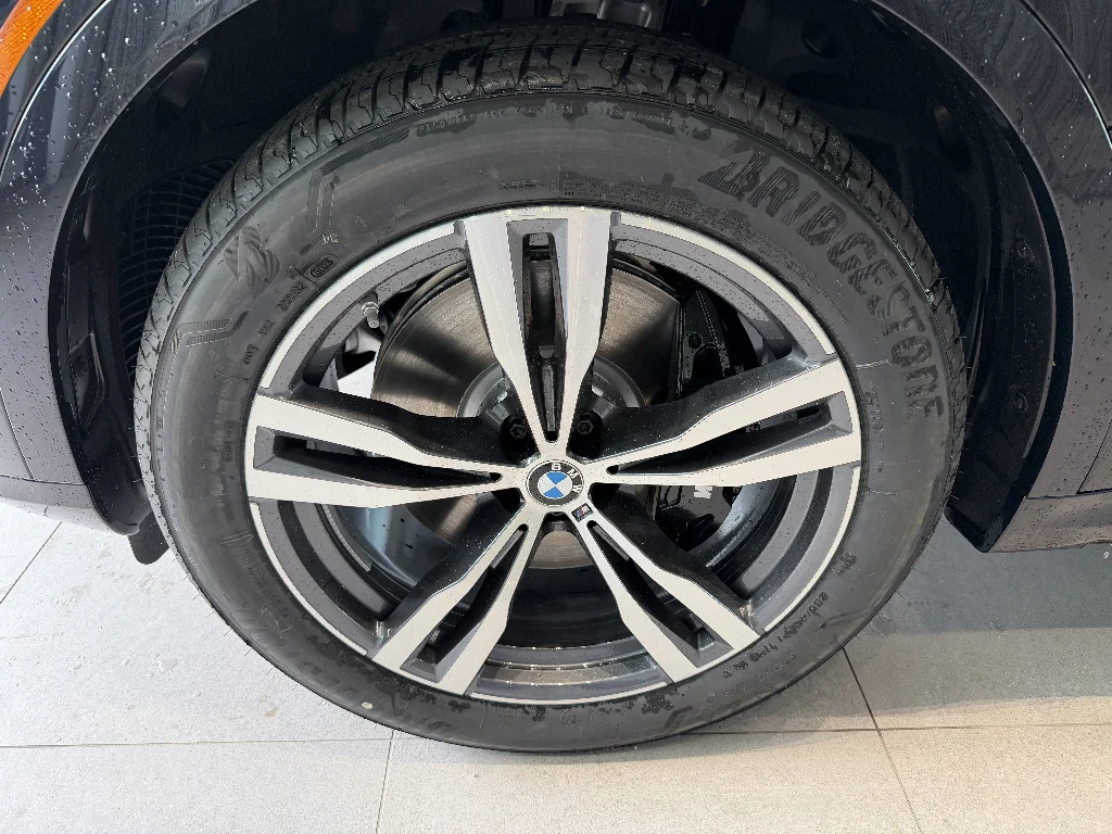 2027 BMW X7 40i - Photo 8
