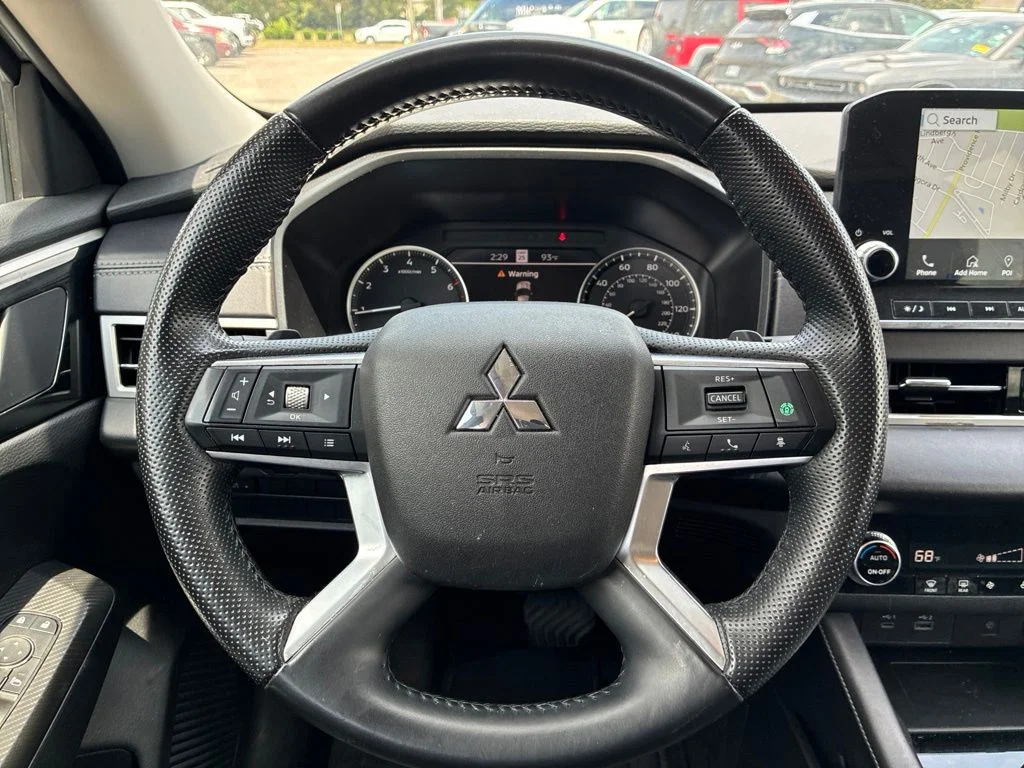 Used 2024 Silver Mitsubishi SE image 22