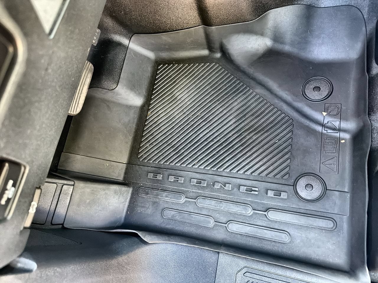 Used 2023 Gray Ford Badlands image 30