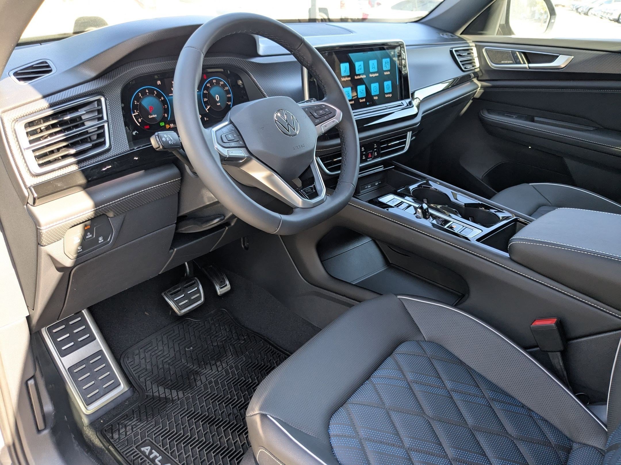 2026 Volkswagen Atlas Cross Sport SEL Premium R-LINE - Photo 6