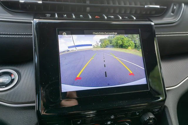 Used 2025 White Jeep Altitude X image 29