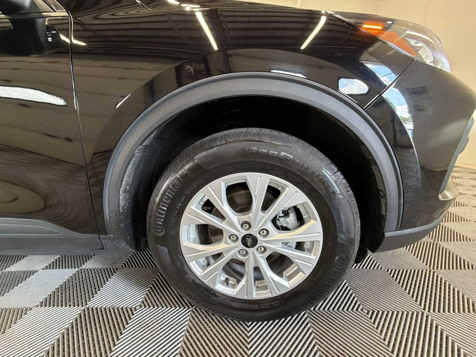 Used 2024 Agate Black Metallic Ford Active image 18