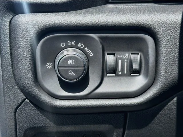 New 2026 Hydro Blue Pearl-Coat Exterior Paint RAM Laramie image 10