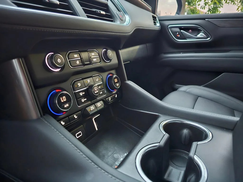 Used 2023 Black Chevrolet Z71 image 34