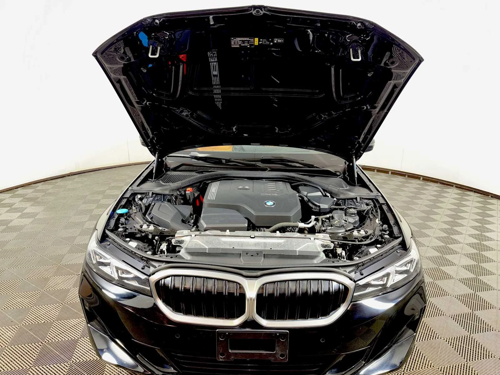 2024 BMW 3 Series 330i - Photo 31