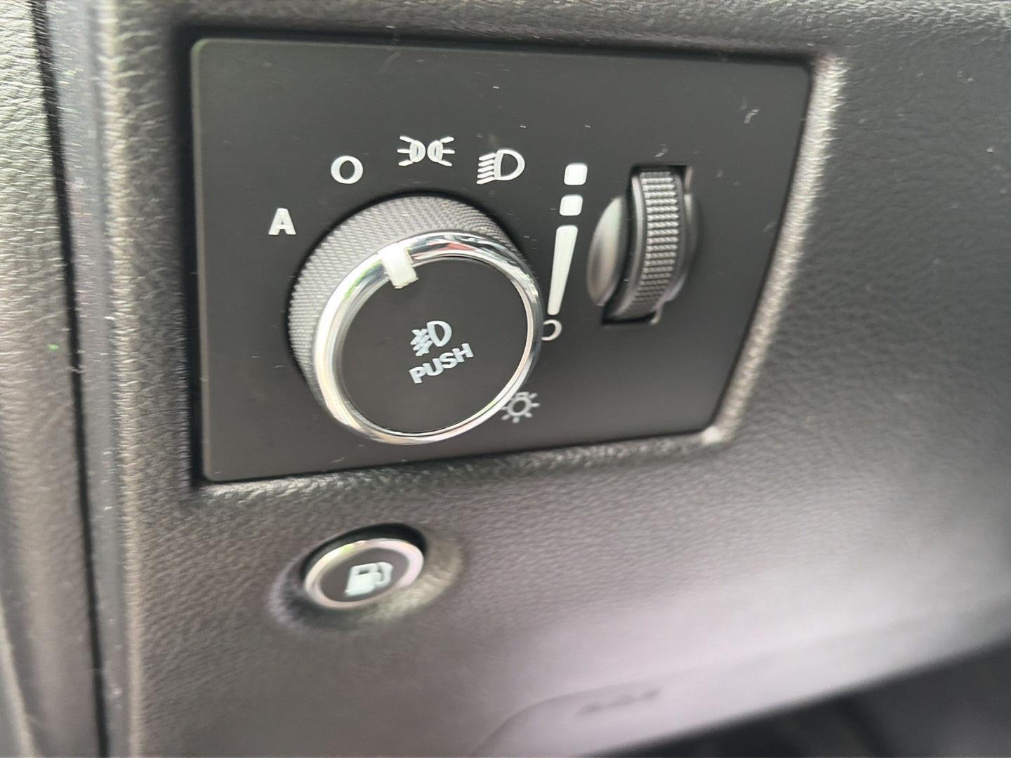 Used 2020 Billet Silver Metallic Clearcoat Jeep Trailhawk image 10