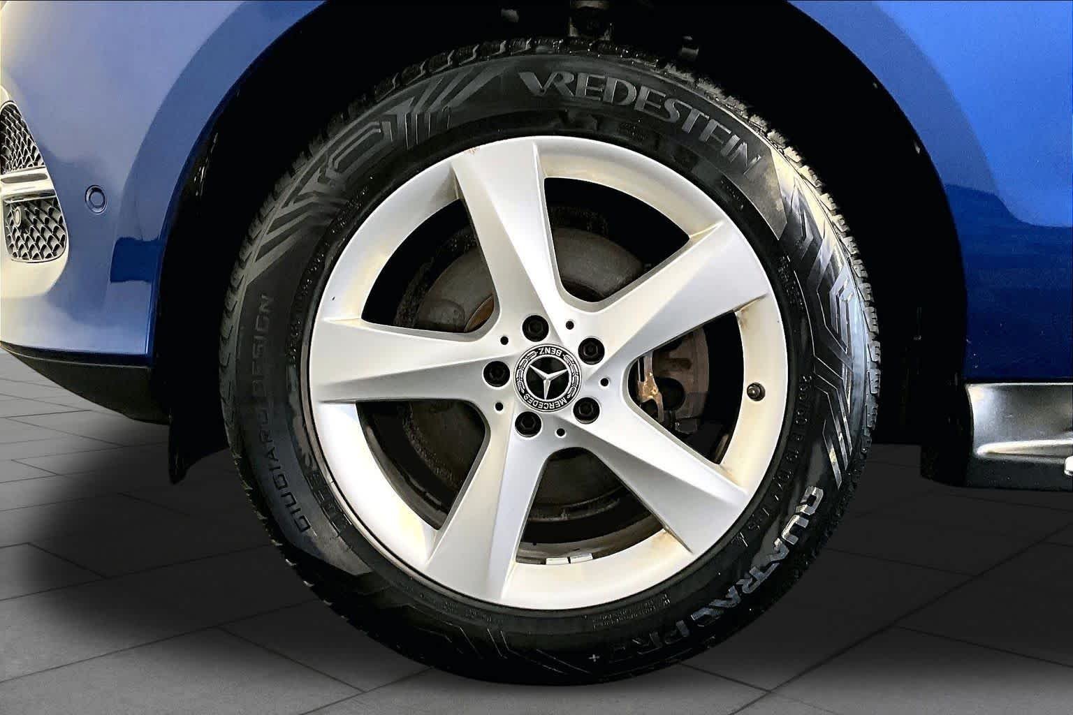 Used 2018 Brilliant Blue Metallic Mercedes-Benz GLE 350 image 11