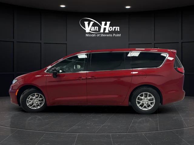 New 2026 Red Hot Pearl-Coat Exterior Paint Chrysler Select image 6