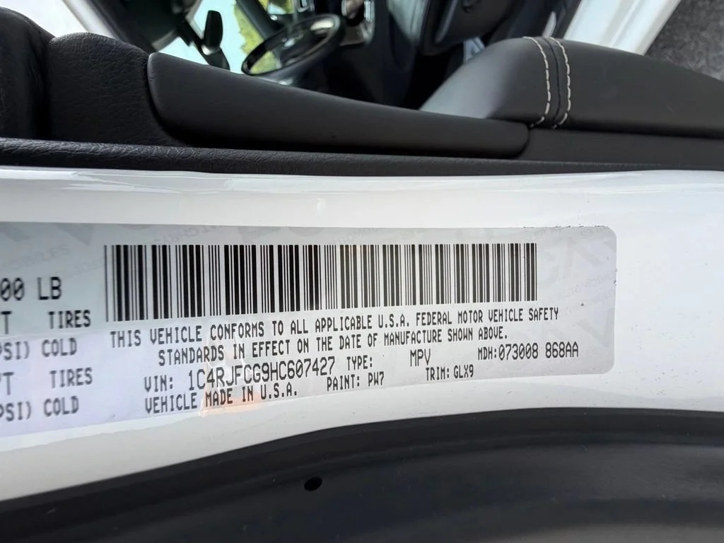 Used 2017 Bright White Clea Jeep Overland image 50