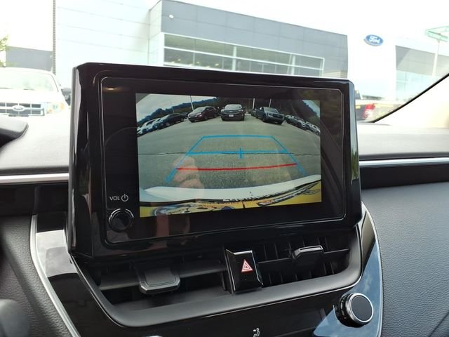 Used 2025 White Toyota LE image 23