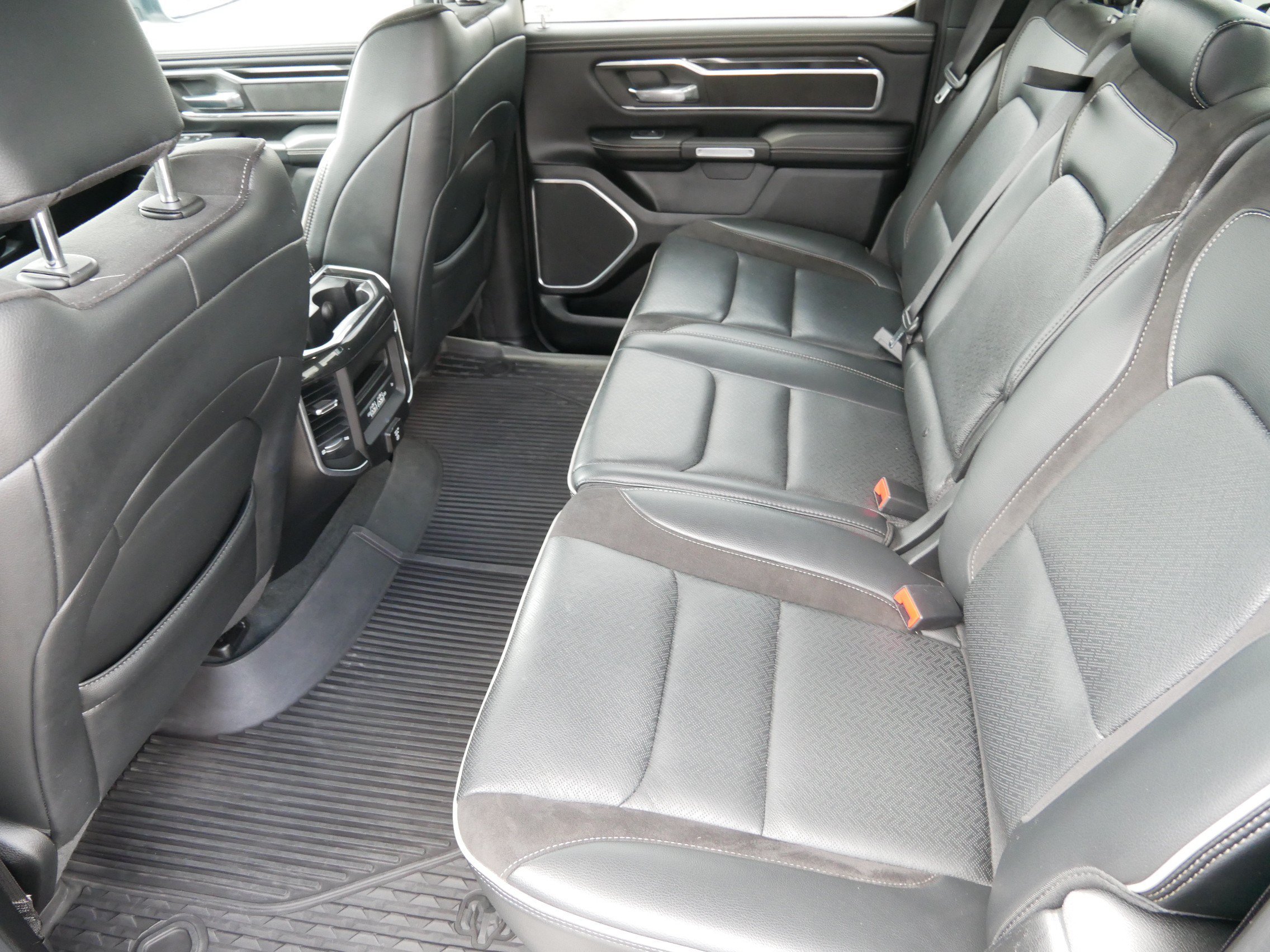 Used 2021 Billet Silver Clearcoat Metallic Ram Laramie image 12