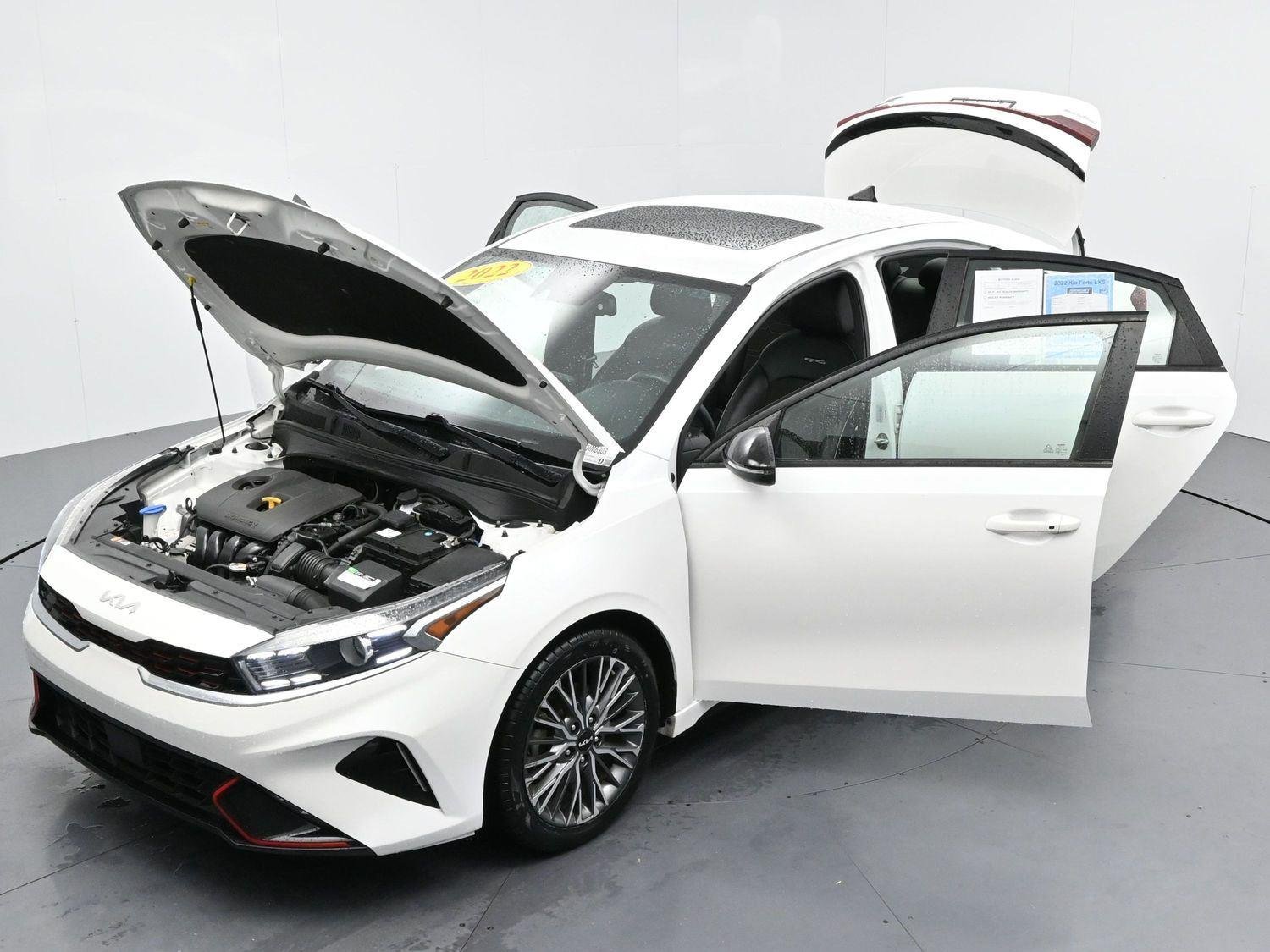 Used 2022 Snow White Pearl Kia GT-Line image 44