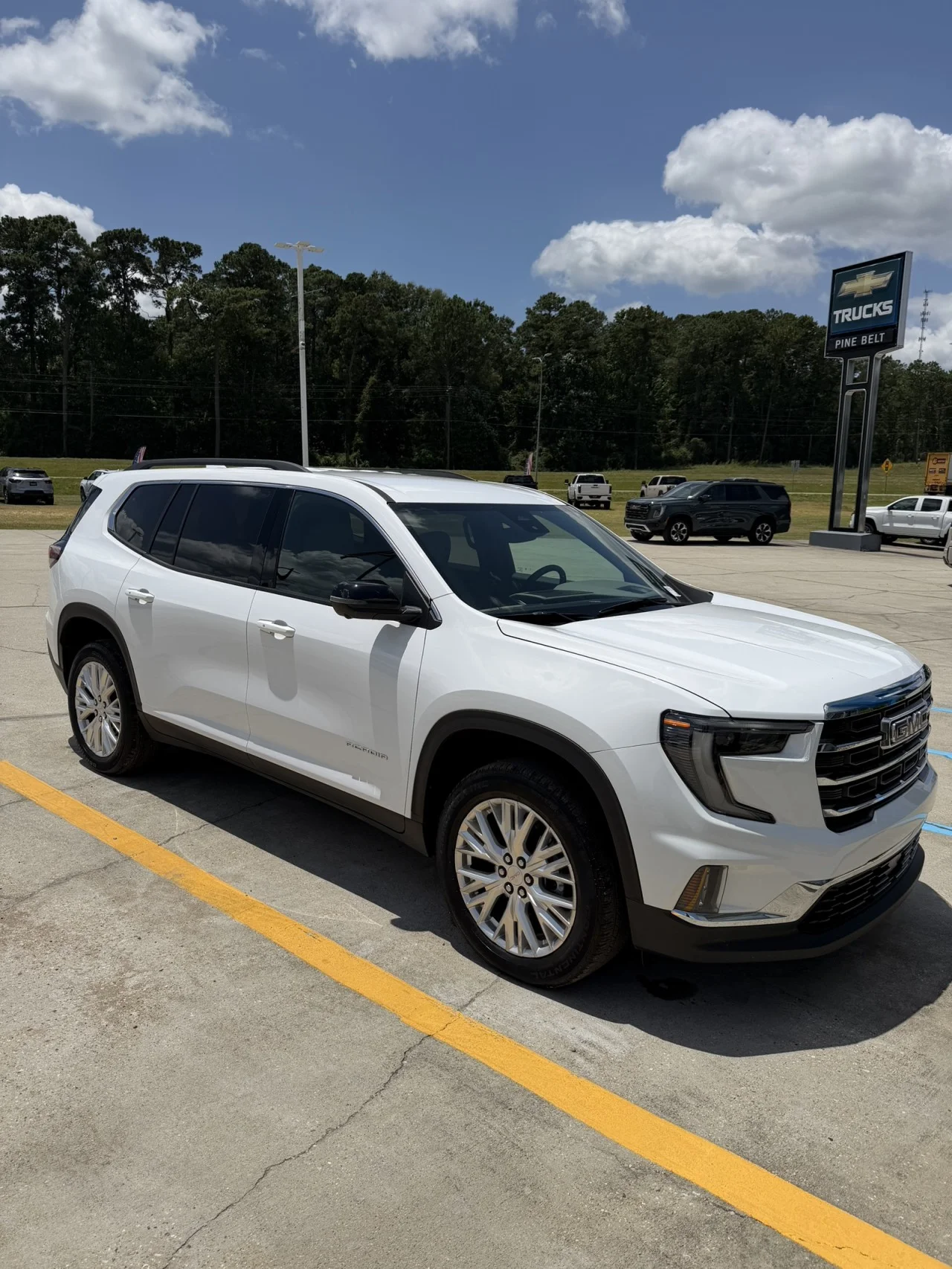 Used 2024 Summit White GMC Elevation image 3