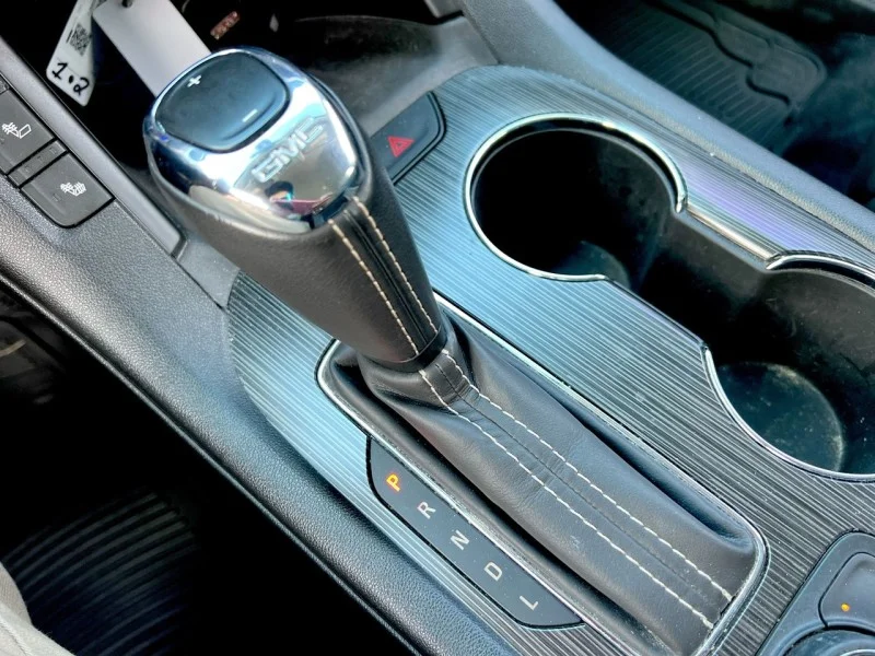 Used 2019 Silver GMC SLT image 18