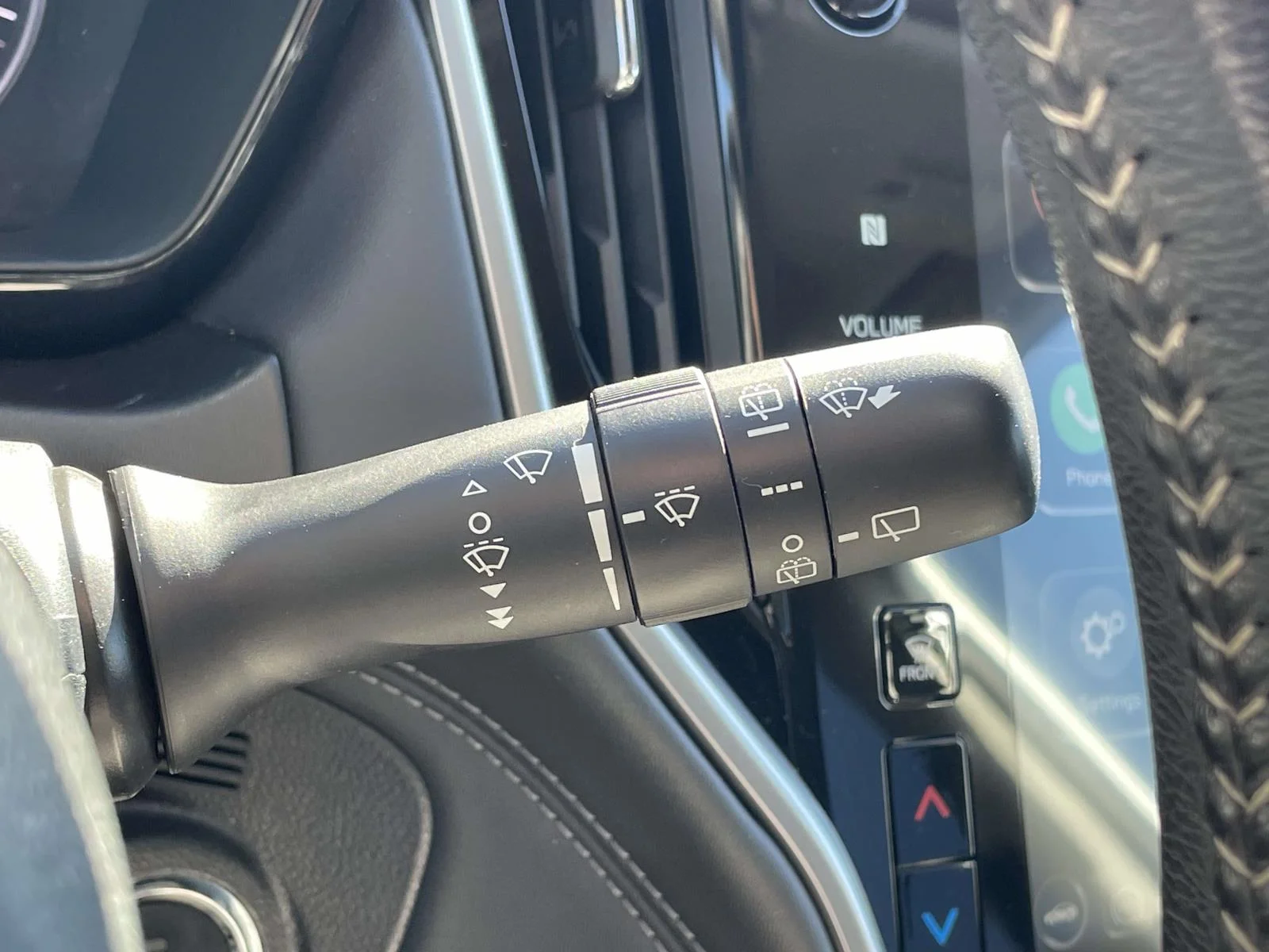 Used 2025 Ice Silver Metallic Subaru Premium image 13