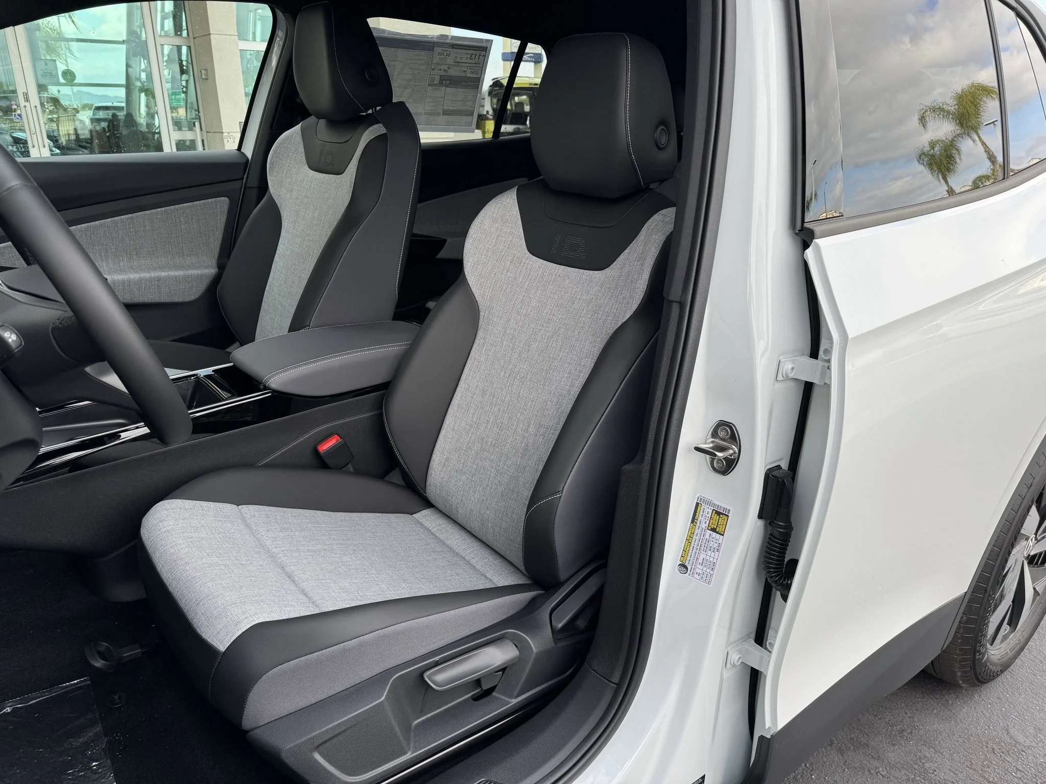 New 2026 Opal White Pearl Volkswagen Pro image 14
