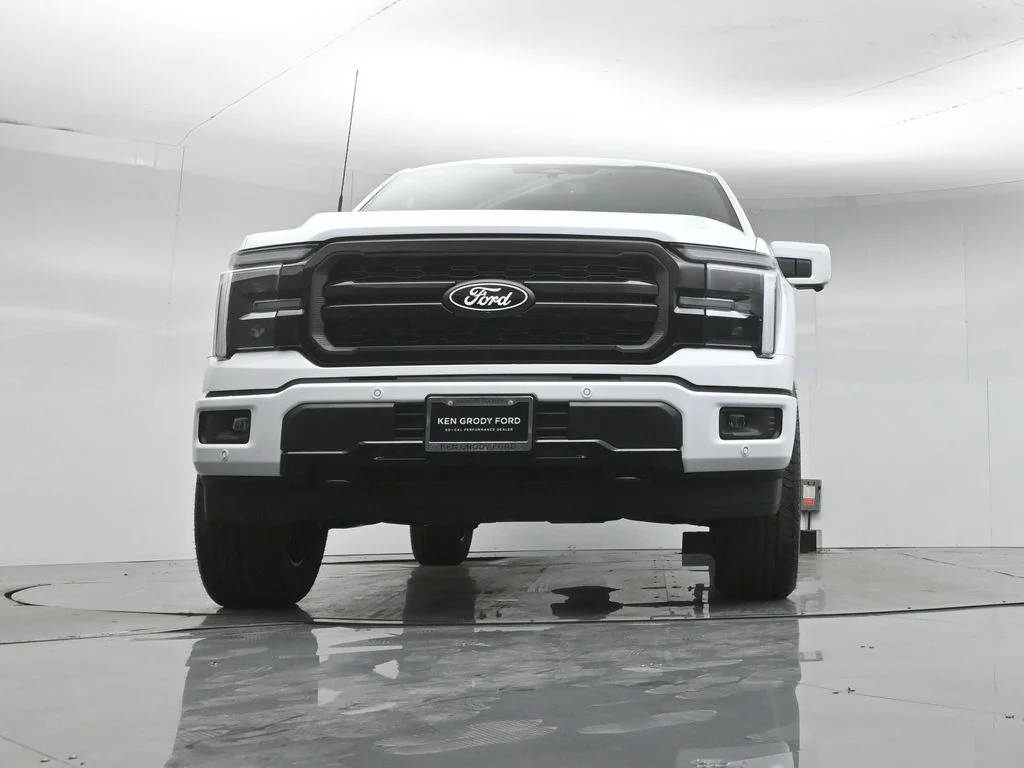 New 2026 Oxford White Ford Lariat image 47