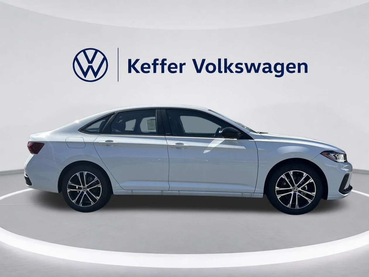 New 2026 White Volkswagen 1.5T Sport image 6