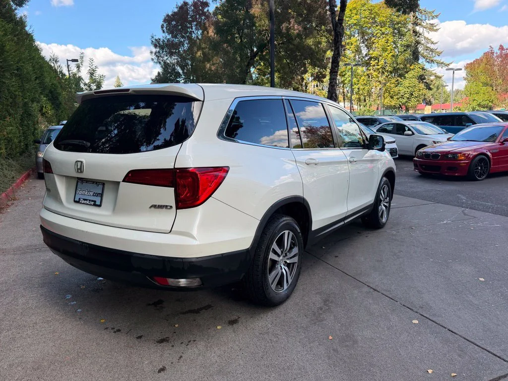 Used 2016 White Diamond Pearl Honda EX-L image 4