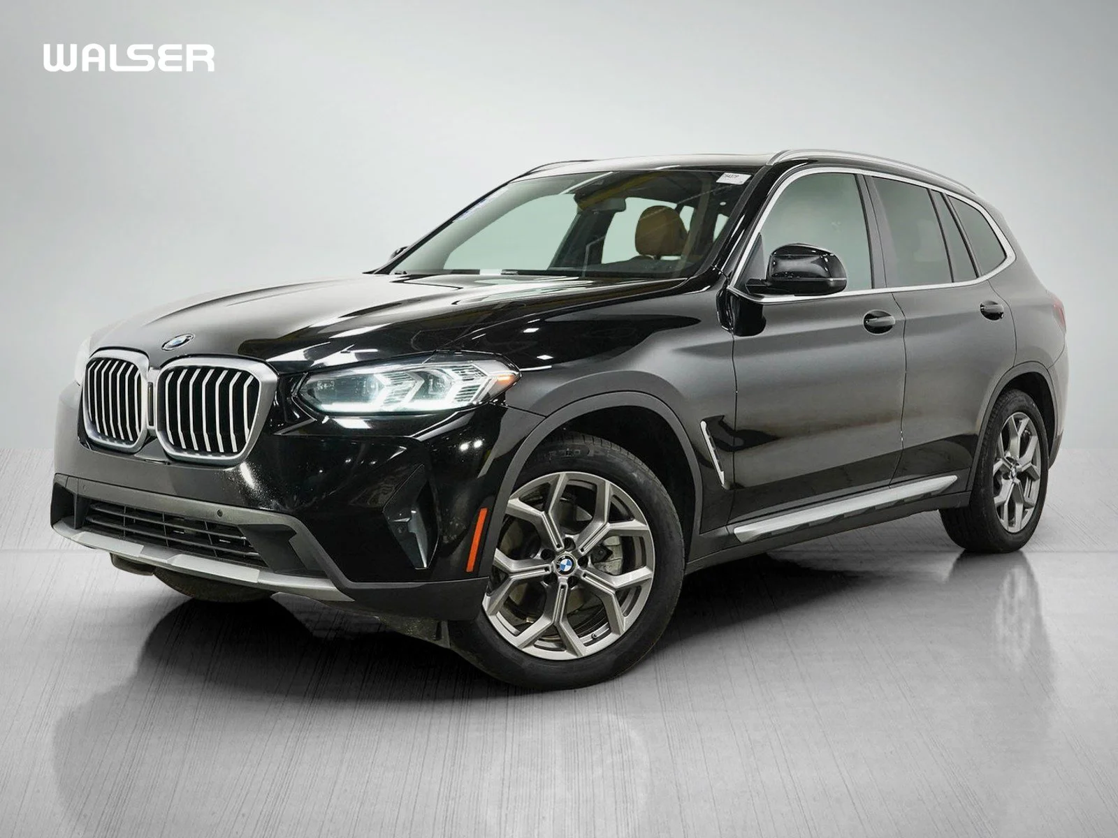 Used 2022 Black BMW xDrive30i image 1