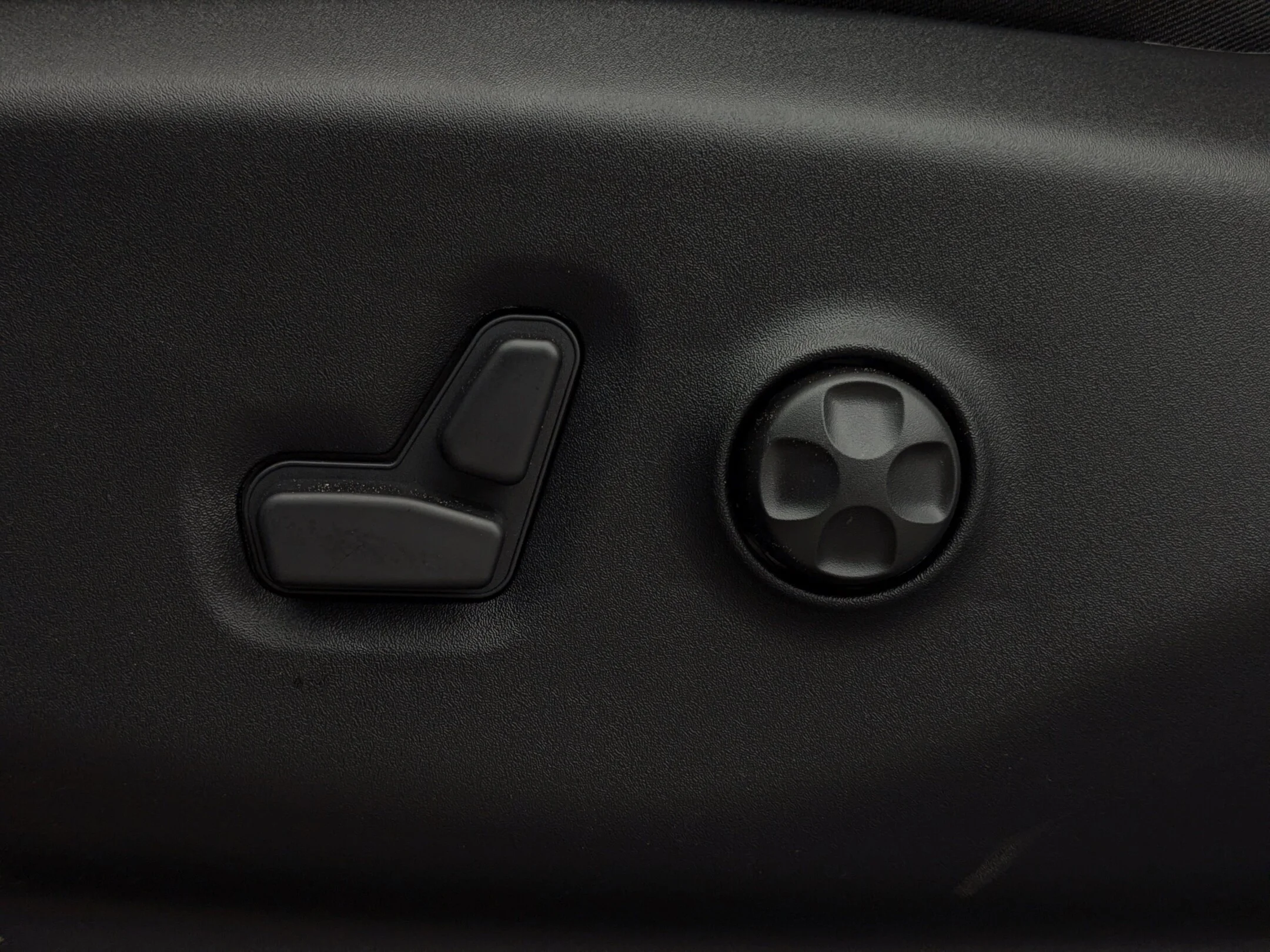 New 2026 Black Chrysler Select - - AWD - Pano Sunroof - S Appearance - 360 Camera - Remote Start & More! image 14