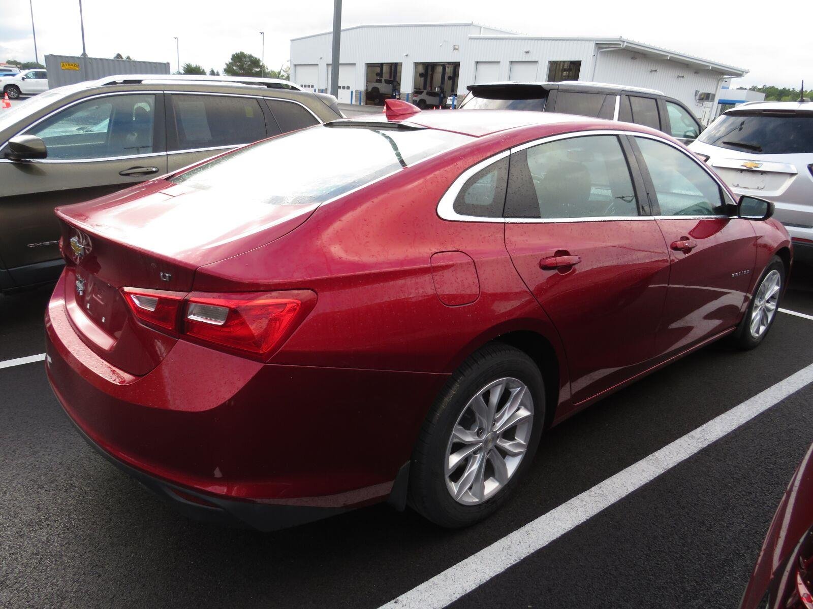 Used 2023 RADIANT RED TINTCOAT Chevrolet LT image 13
