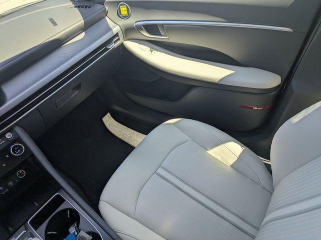 New 2026 Silver Hyundai SEL Sport image 18