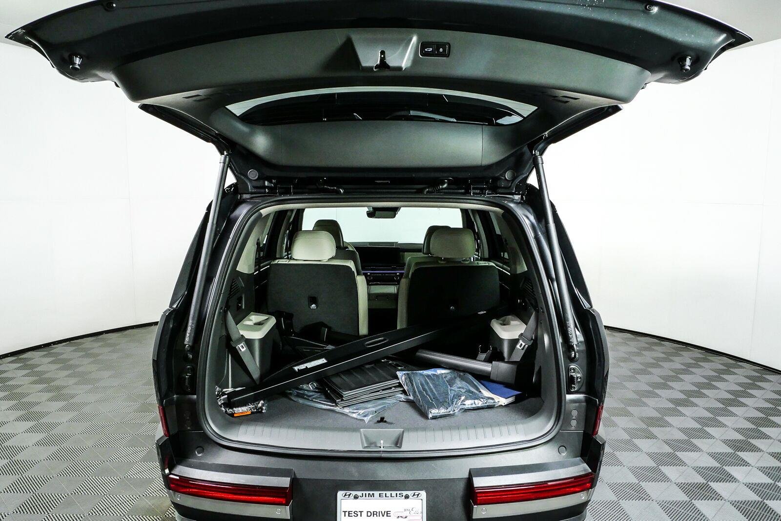 New 2026 Phantom Black Hyundai Limited FWD image 32