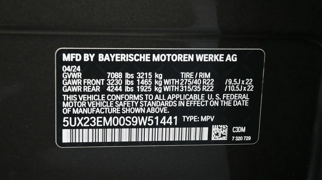 Certified Used 2025 Green BMW xDrive40i image 24