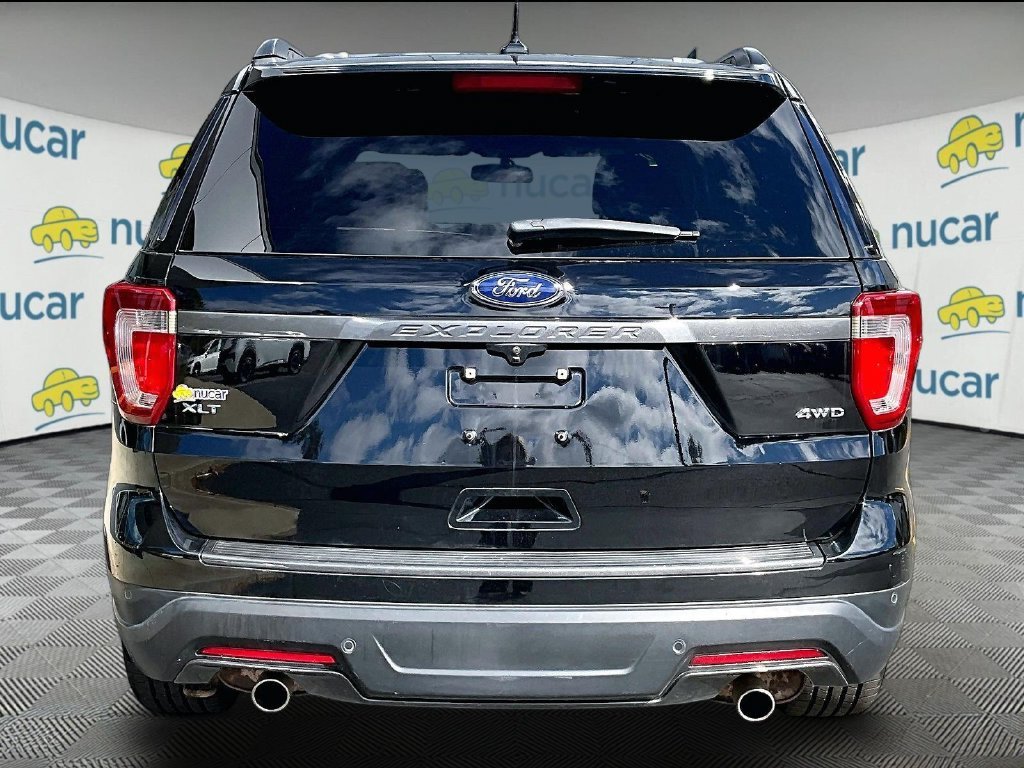 Used 2018 Black Metallic Ford XLT image 5