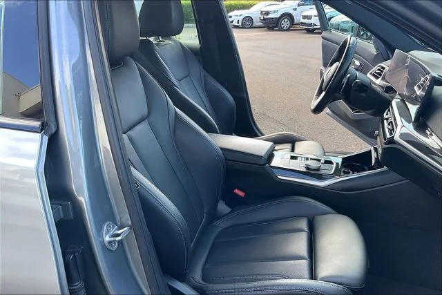 Used 2023 Skyscraper Grey Metallic BMW 330i image 7