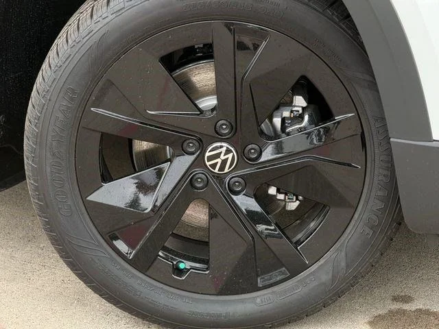 New 2026 White Volkswagen 1.5T SE Black image 7