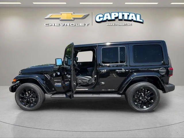 Used 2022 Black Jeep Unlimited Sahara 4x4 image 9