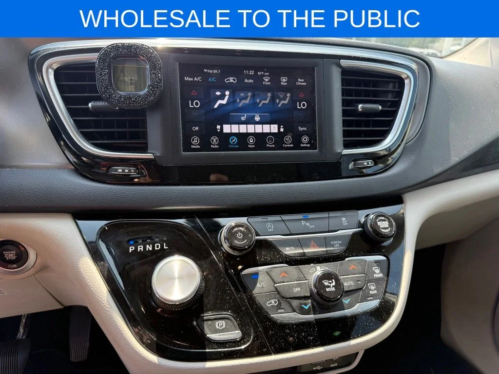 Used 2020 Silver Chrysler Touring L image 10